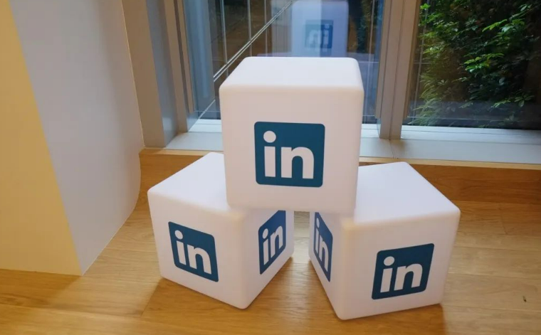 Facebook与领英的区别(做外贸哪个用处大)